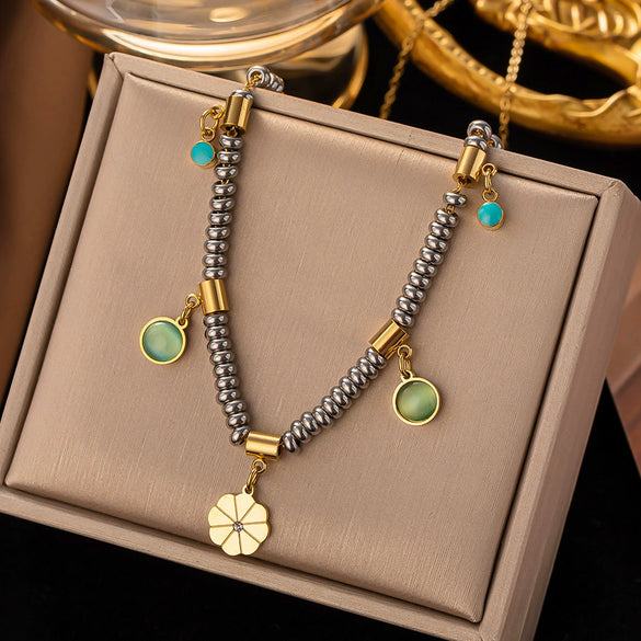 Wholesale Titanium Steel Women's Geometric Retro Necklace With Electroplating O Word Chain