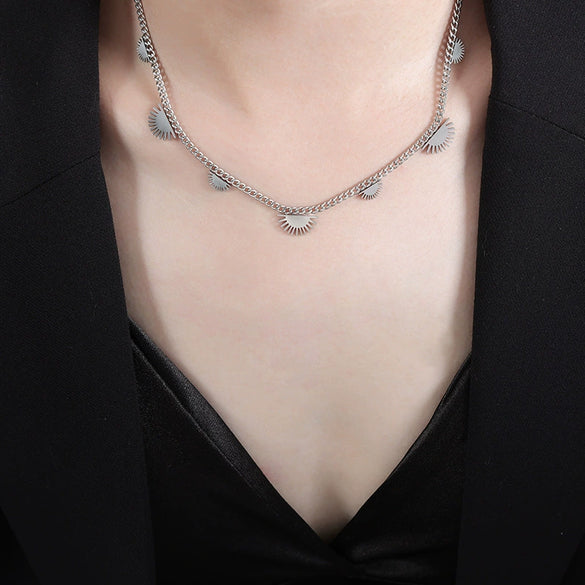 Wholesale Titanium Steel Women's Geometric Star Necklace With Electroplating And Blade Chain