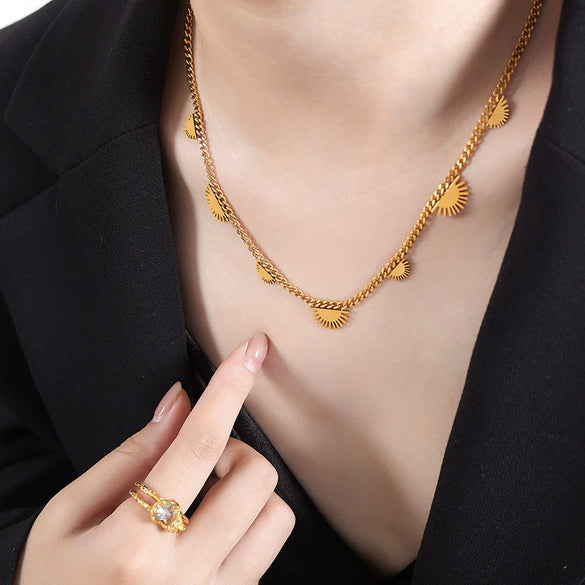 Wholesale Titanium Steel Women's Geometric Star Necklace With Electroplating And Blade Chain