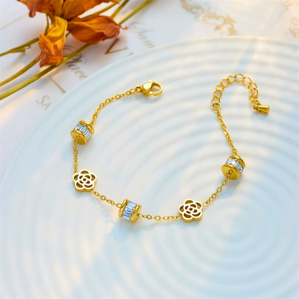 Wholesale Titanium Steel Women's Hollow Flower Jewelry Bracelet With Electroplating Treatment