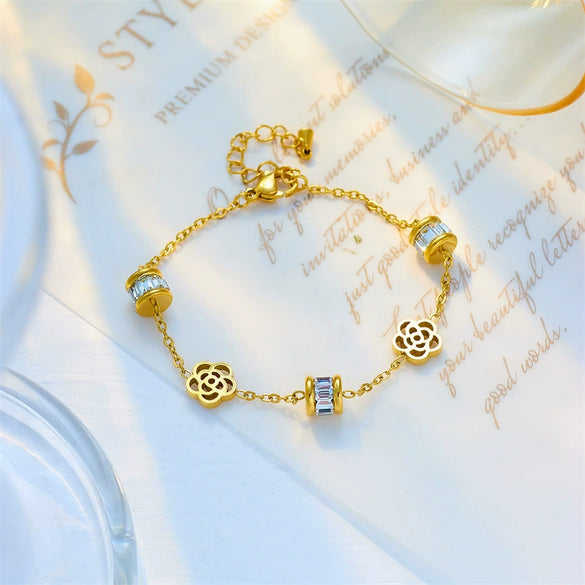 Wholesale Titanium Steel Women's Hollow Flower Jewelry Bracelet With Electroplating Treatment