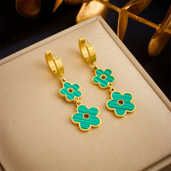Wholesale Titanium Steel Women's Jewelry Earrings With Retro Plant Flowers Style And Electroplating Treatment