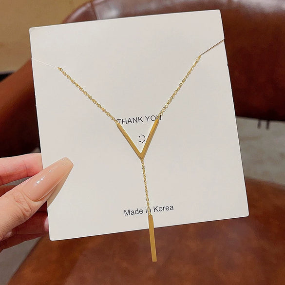 Wholesale Titanium Steel Women's Light Luxury Geometric Bow Necklace With Electroplating