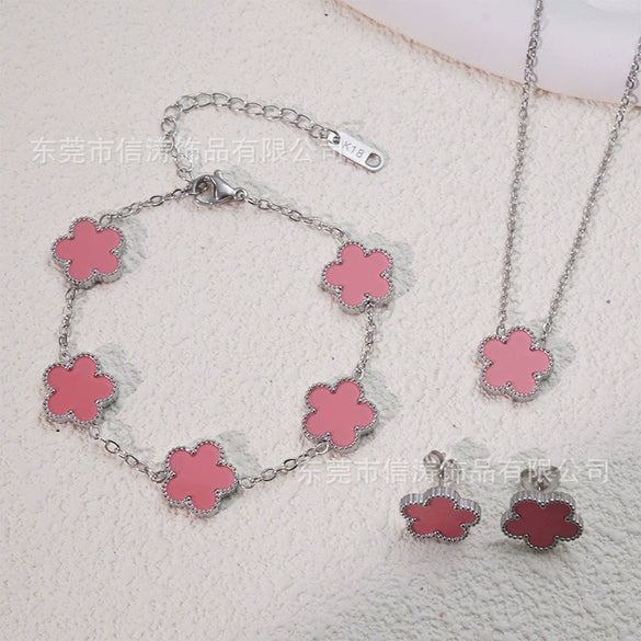 Wholesale Unisex And Women's Simple Plants And Flowers Doublesided Fiveleaf Flower Bracelet In Titanium Steel With Electroplating