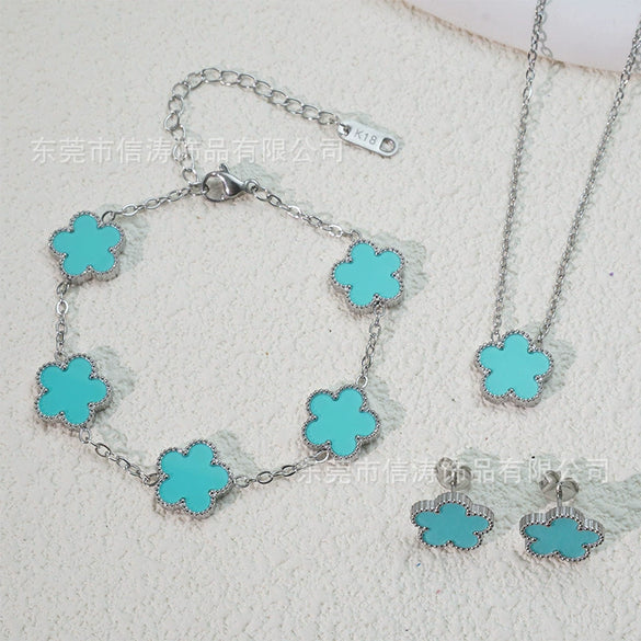 Wholesale Unisex And Women's Simple Plants And Flowers Doublesided Fiveleaf Flower Bracelet In Titanium Steel With Electroplating