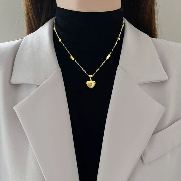 Wholesale Unisex Cartoon Geometric Electroplated Titanium Steel Heart Necklace
