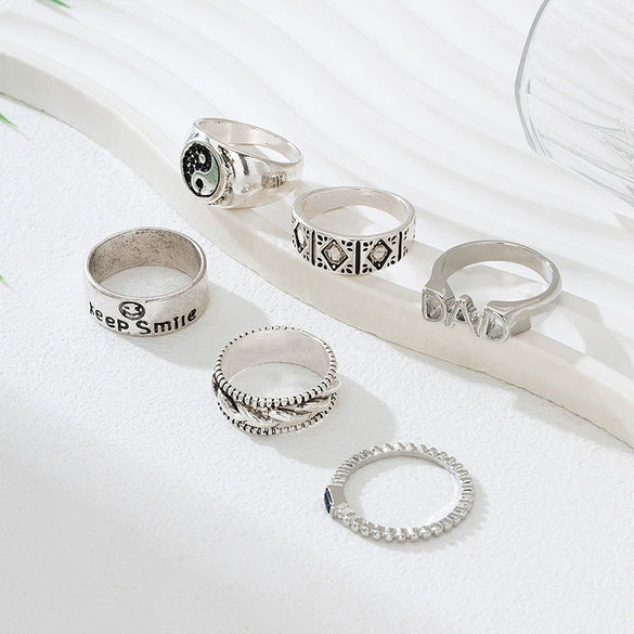 Wholesale Unisex Electroplated Zinc Alloy Rings With Geometric Eight Trigrams Poker And Heartshaped Designs