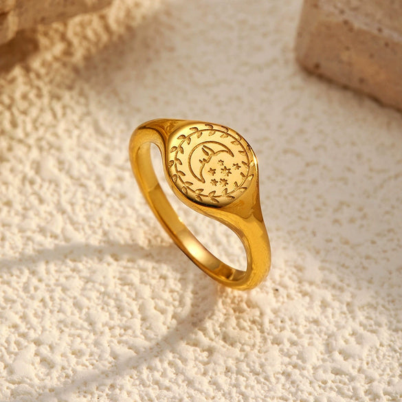 Wholesale Unisex Engraved Geometric Goldplated Titanium Steel Ring With Wreath Surrounding Sun Design