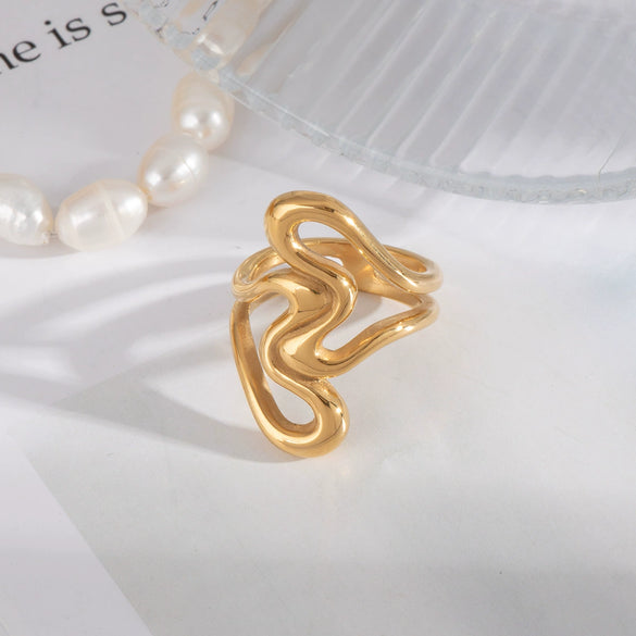 Wholesale Unisex Fashion Geometric Hollow Love Ring In Stainless Steel With Pvd Furnace Vacuum Real Gold Plating