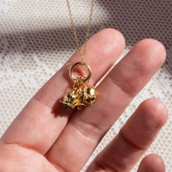 Wholesale Unisex Flower Pattern Copper Necklace With Rhinestone Pendant O Chain Gold Plated