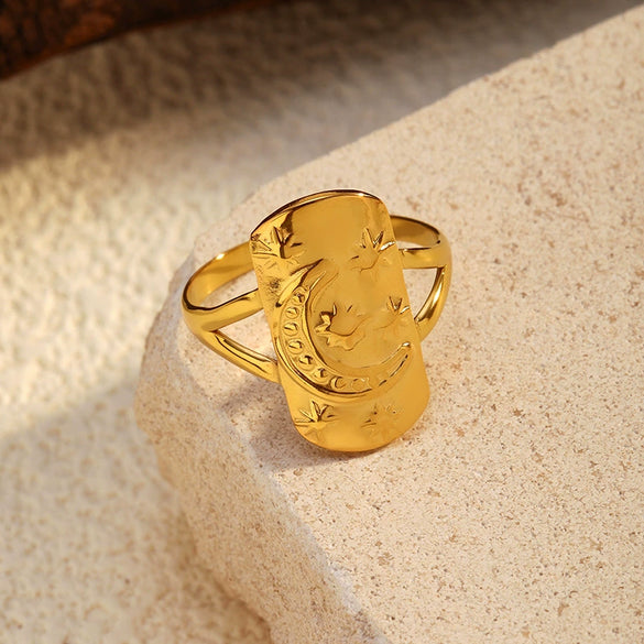 Wholesale Unisex Flower Pattern Stainless Steel Electroplated Ring With Simple Geometric Design