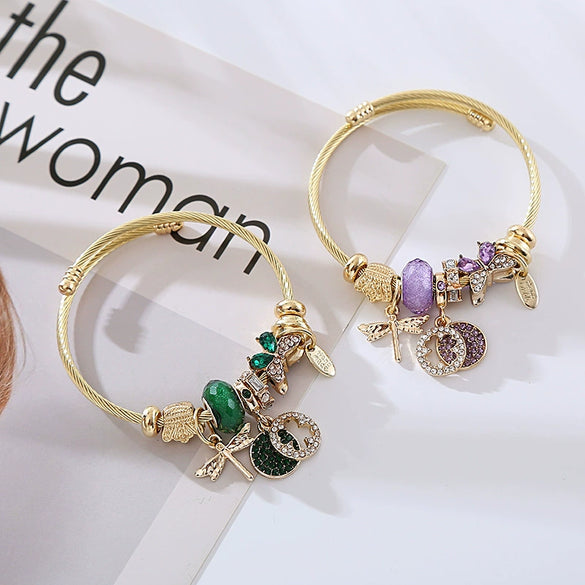 Wholesale Unisex Geometric Alloy Bracelet With Diamond Design And Exquisite Pendant
