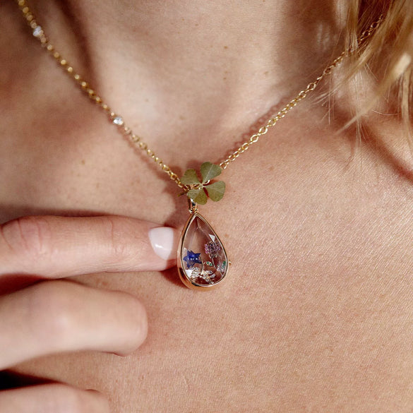 Wholesale Unisex Geometric Copper And Titanium Steel Pendant Necklace With Openable Hollow Transparent Box Electroplated In 18K Gold Color Old Money Style