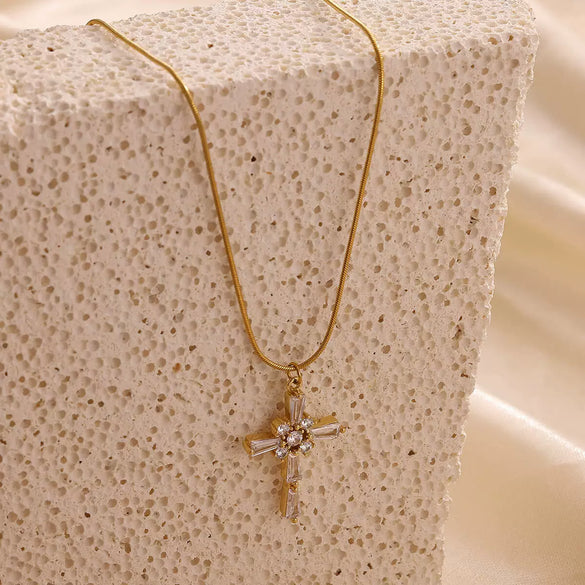 Wholesale Unisex Geometric Cross Necklace Made Of Environmentally Friendly Copper With Gold Electroplating