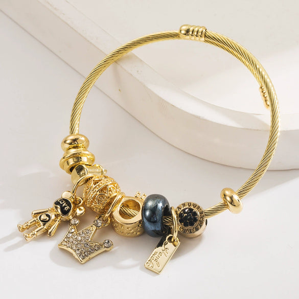 Wholesale Unisex Geometric Crown Pattern Alloy Bracelet With Diamond Set Crown Pendant