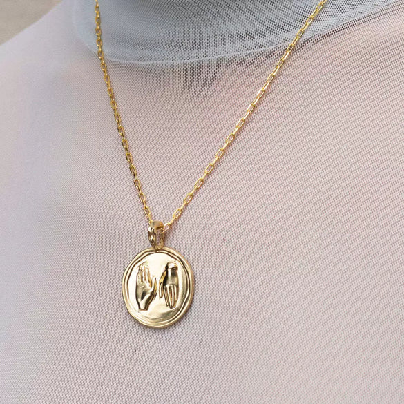 Wholesale Unisex Geometric Palm Coin Pendant Necklace With Oshaped Chain Gold Plated Copper And Titanium Steel