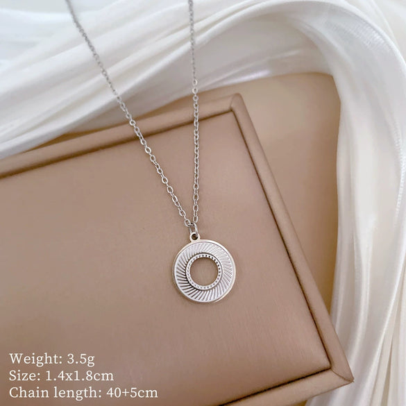 Wholesale Unisex Geometric Titanium Steel Electroplated Rotating Ring Necklace