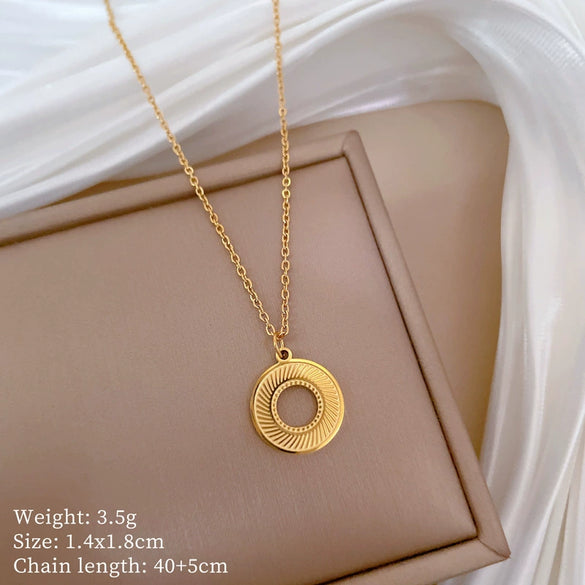 Wholesale Unisex Geometric Titanium Steel Electroplated Rotating Ring Necklace