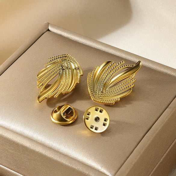 Wholesale Unisex Letter Shape Stainless Steel Gold Electroplated Brooch Jewelry