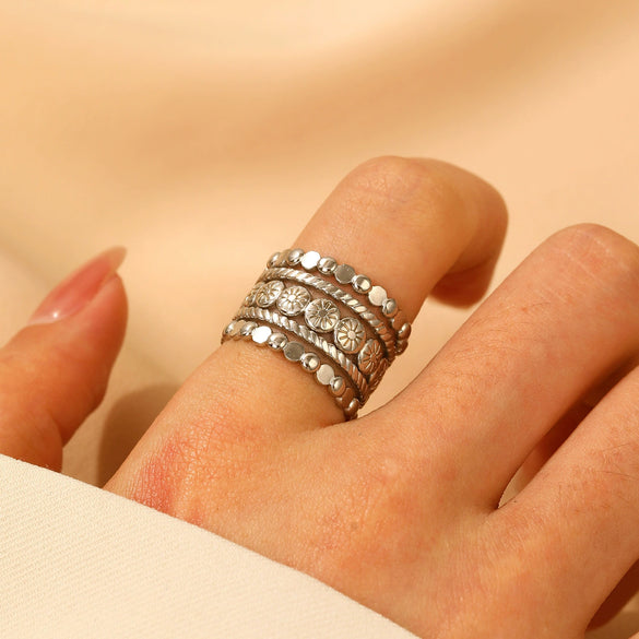 Wholesale Unisex Retro Court Style Geometric Pattern Stainless Steel Hollow Carved Electroplated Ring