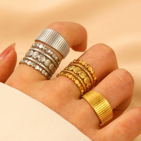 Wholesale Unisex Retro Court Style Geometric Pattern Stainless Steel Hollow Carved Electroplated Ring