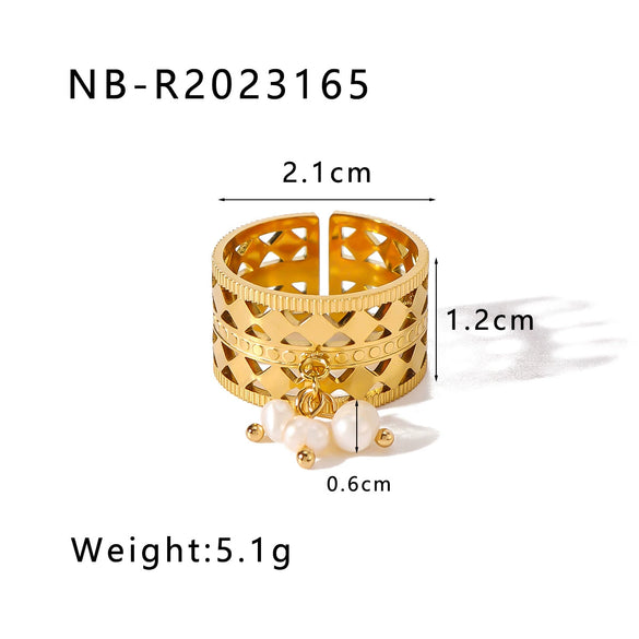 Wholesale Unisex Retro Style Natural Pearl Pendant With 18K Furnace Vacuum Plated Hollow Ring Opening Adjustable Made Of Stainless Steel Geometric Pattern