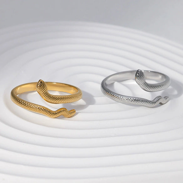Wholesale Unisex Snakeshaped Titanium Steel Ring With Animal Pattern Electroplated