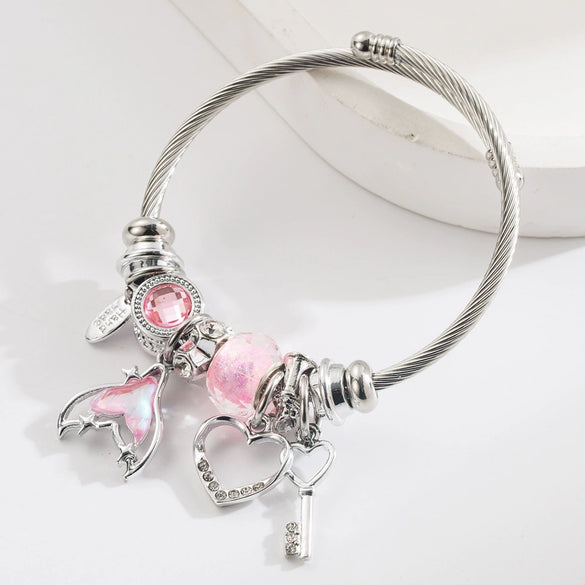 Wholesale Unisex Stainless Steel And Alloy Bracelet With Diamondencrusted Heart Pendant