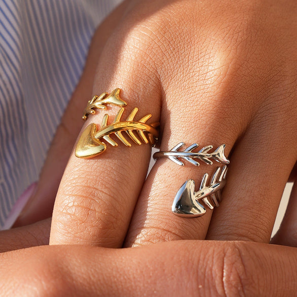 Wholesale Unisex Stainless Steel Animal Zodiac Pattern Fishbone Open Ring With Pvd Furnace Vacuum Real Gold Plating In Ins Style And Minimalist Design