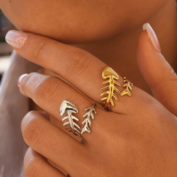 Wholesale Unisex Stainless Steel Animal Zodiac Pattern Fishbone Open Ring With Pvd Furnace Vacuum Real Gold Plating In Ins Style And Minimalist Design