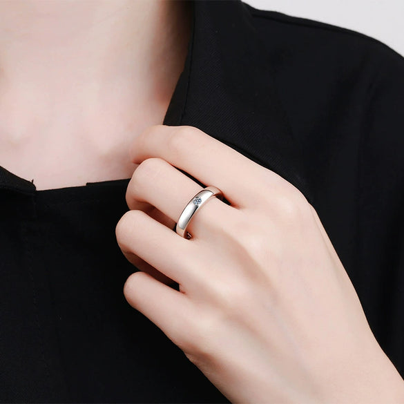 Wholesale Unisex 925 Sterling Silver Ring With Moissanite Geometric Design And Electroplating Process