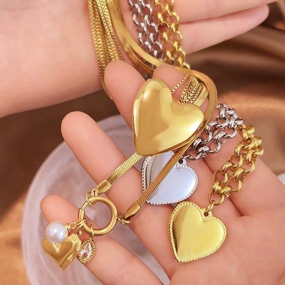 Wholesale Unisex Vintage Minimalist Heart Shape Stainless Steel Titanium Steel Cross Chain Gold Electroplated Pendant Necklace