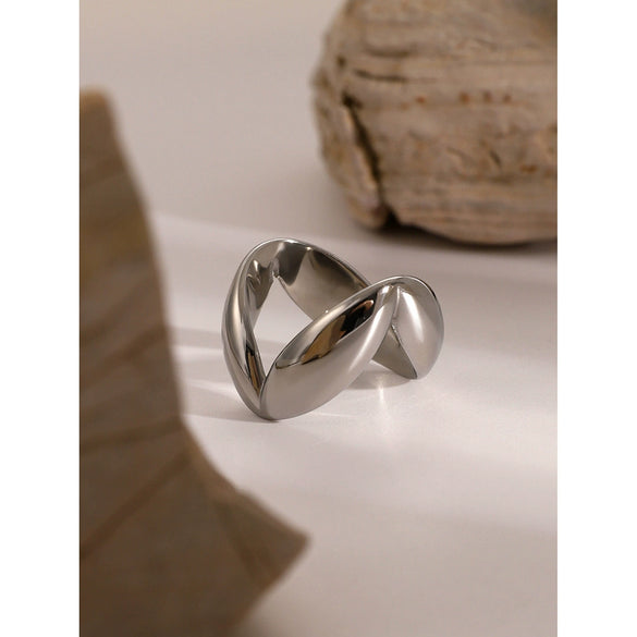 Wholesale Unisex Vshaped Smooth Stainless Steel Ring With Electroplating Treatment