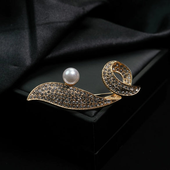 Wholesale Versatile Diamond Brooch Zinc Alloy Leaves Pattern Electroplating Unisex Fashion Ol Style
