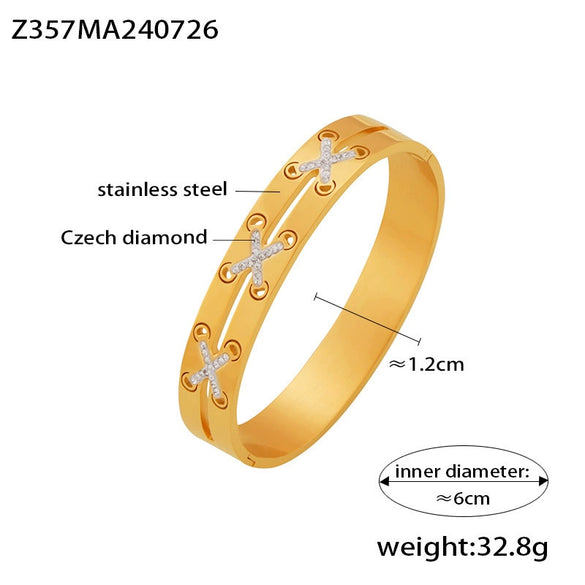Wholesale Vintage Exaggerated Cross Bracelet Jewelry In Simple Geometric Style Made Of Stainless Steel With Electroplating