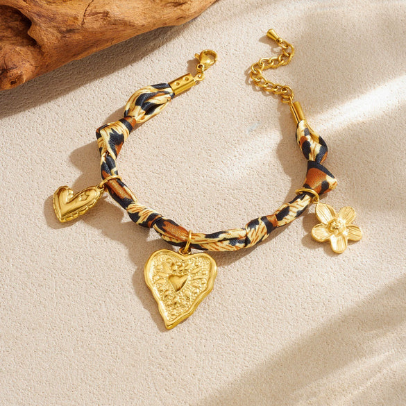 Wholesale Vintage Printed Stainless Steel Goldplated Irregular Heartshaped Flower Pendant Bracelet For Women