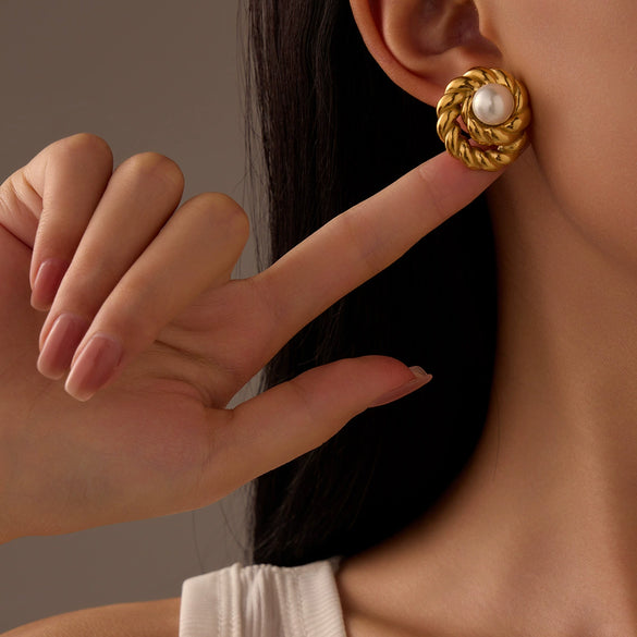 Wholesale Vintage Stainless Steel Gold Earrings Round With Inlaid Pearls Electroplated For Women