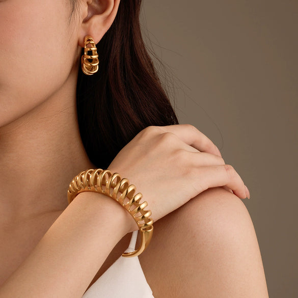 Wholesale Vintage Style Cshaped Springshaped Titanium Steel 18K Goldplated Women's Bracelet And Earrings