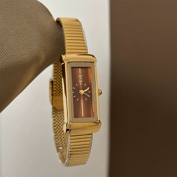 Wholesale Vintage Style Golden Quartz Watch For Women With Alloy Case And Stainless Steel Strap