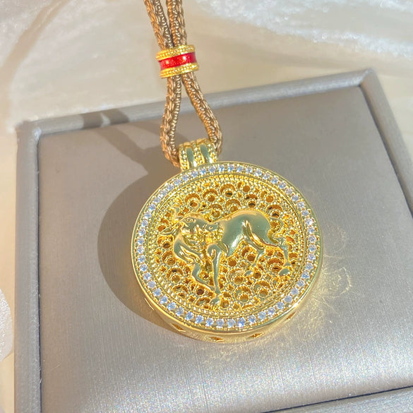 Wholesale Vintage Style Goldplated Brass Round Zodiac Sign Pendant Necklace With Diamonds