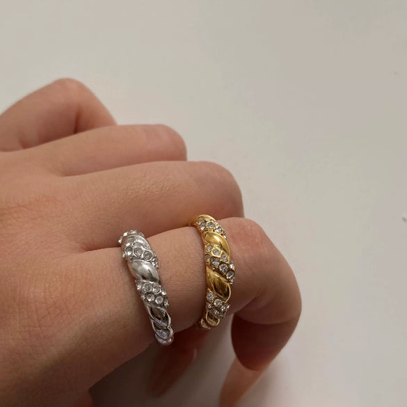 Wholesale Vintage Twisted Thread Geometric Metal Style Stainless Steel Ring With Diamondembedded And Pvd Electroplated