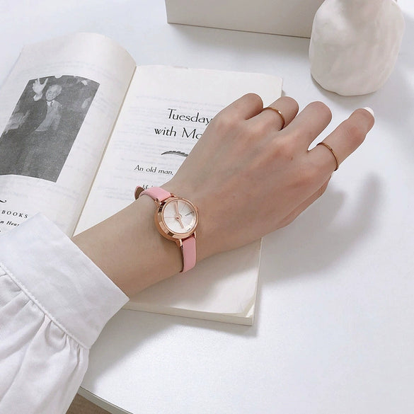 Wholesale Watch Alloy Artificial Leather Round Retro Artistic Temperament Women's