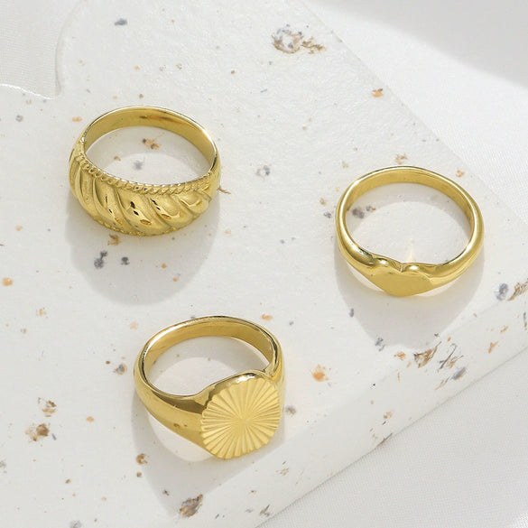Wholesale Women Fashion Geometric Stainless Steel Electroplated Croissant Hollow Twist Ring Jewelry