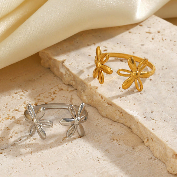 Wholesale Women Stainless Steel Flower Ring With Electroplating And Simple Style