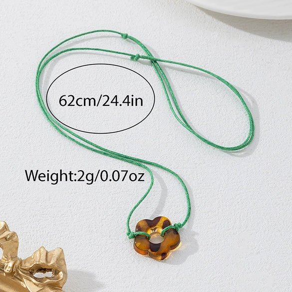 Wholesale Women's Acrylic Alloy Electroplated Five Leaf Clover And Flower Pendant Necklace In Sweet And Cool Style