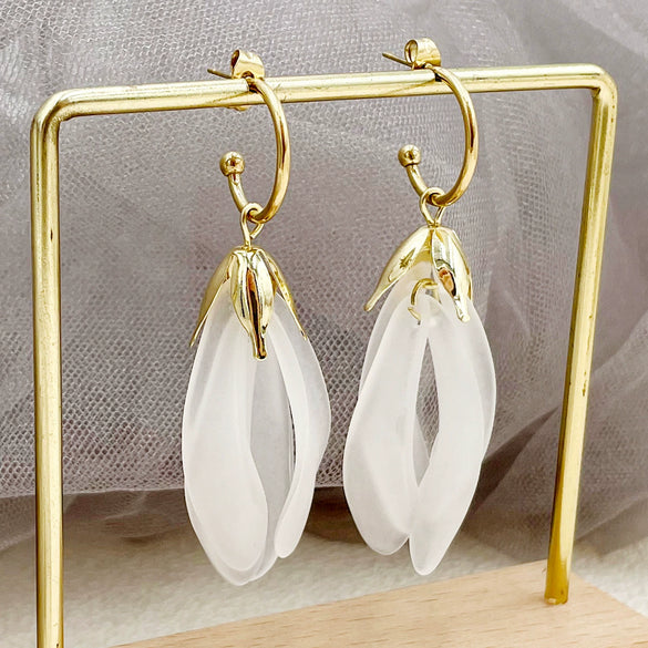 Wholesale Women's Acrylic Flower Stainless Steel Hoop Earrings With Four Leaf Clover And Five Petal Flower Design 18K Gold Plated