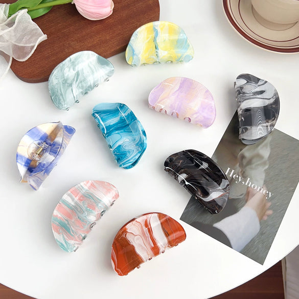 Wholesale Women's Acrylic Handmade Semiround Hair Grab Clip With Simple Stripe Design