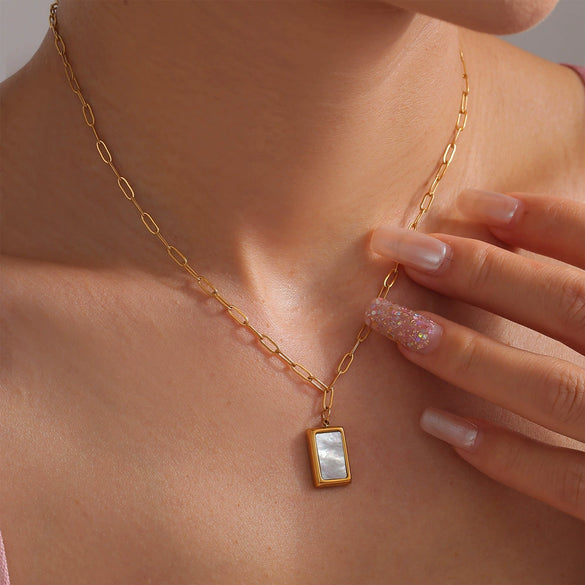 Wholesale Women's Allmatch Geometric Square Pendant Necklace Made Of Titanium Steel With 18K True Gold Plating