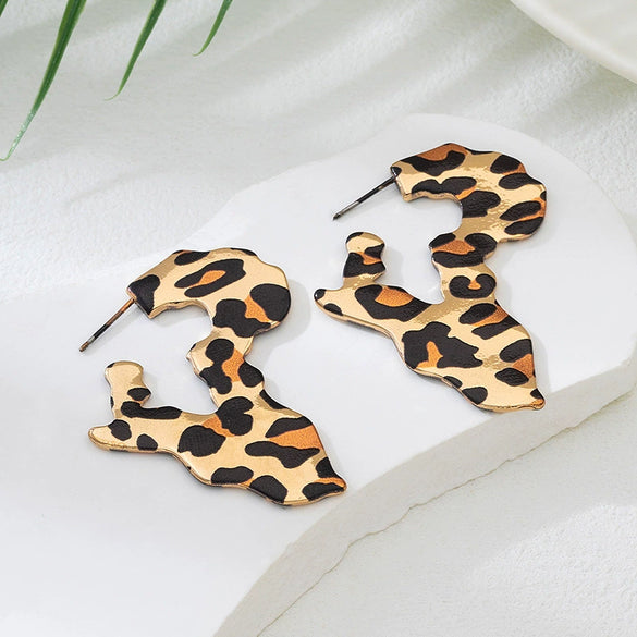 Wholesale Women's Alloy And Stainless Steel Electroplated Irregular Hollow Star And Flower Pattern Earrings
