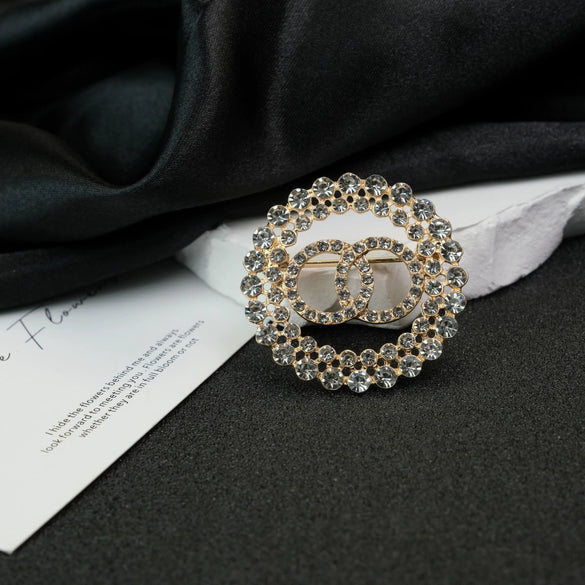 Wholesale Women's Alloy Brooch In Palace Style With Heart And Geometric Patterns And Electroplating Treatment